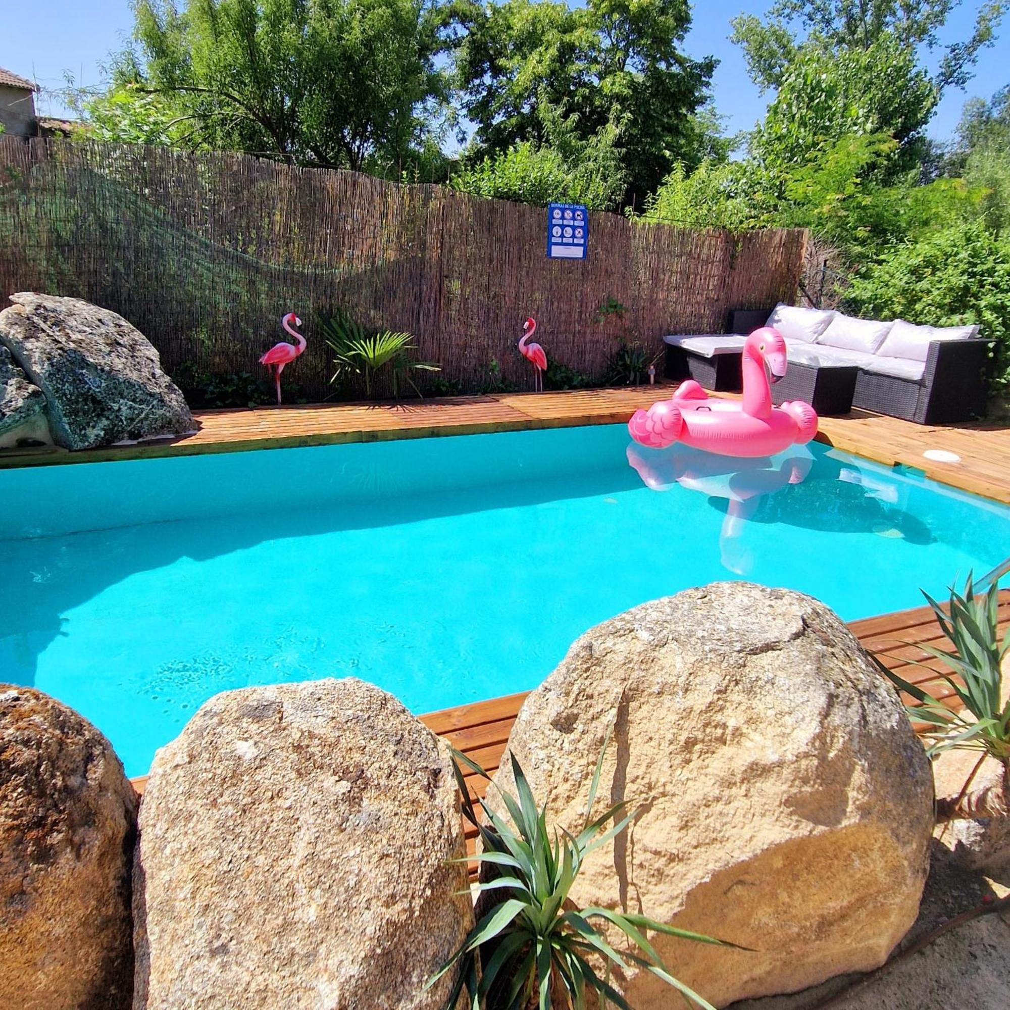 Casa Rural sobre el Rio y con Piscina Huerta  Exterior foto