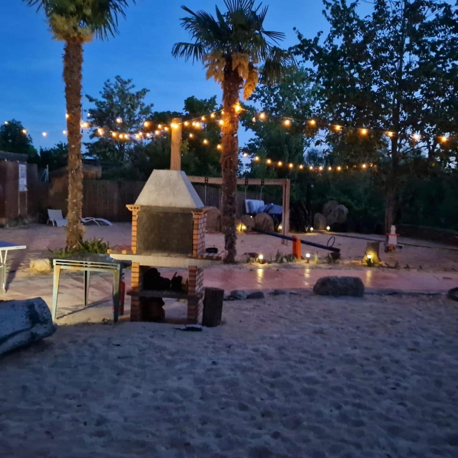 Casa Rural sobre el Rio y con Piscina Huerta  Exterior foto