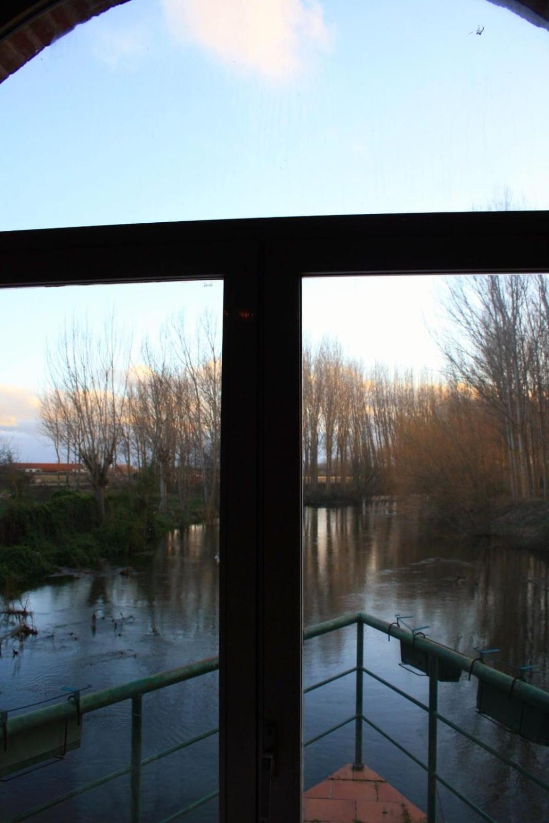 Casa Rural sobre el Rio y con Piscina Huerta  Exterior foto
