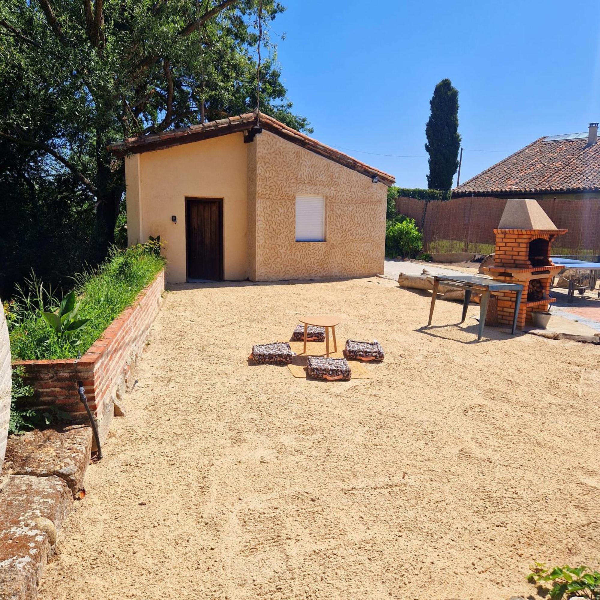 Casa Rural sobre el Rio y con Piscina Huerta  Exterior foto