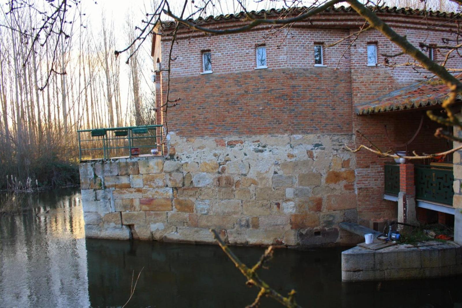Casa Rural sobre el Rio y con Piscina Huerta  Exterior foto