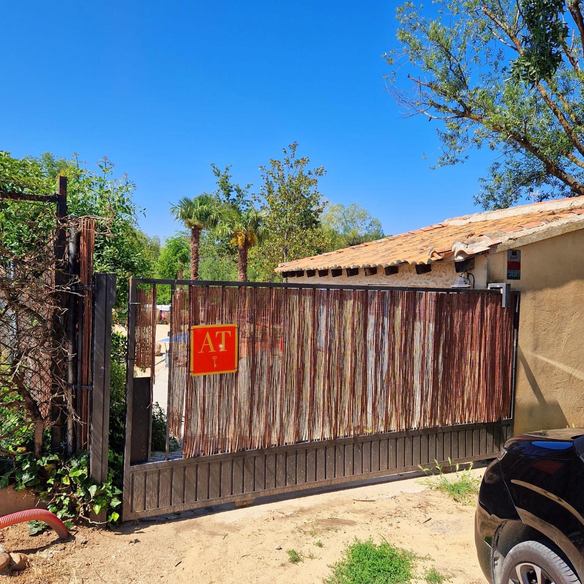 Casa Rural sobre el Rio y con Piscina Huerta  Exterior foto